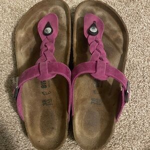 Birkenstock Women's Gizeh Braided
Oiled Leather in Festival Fuschia